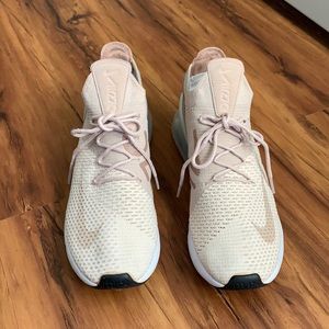 Worn 2x Nike Air Max 270 women's 10.5 pink